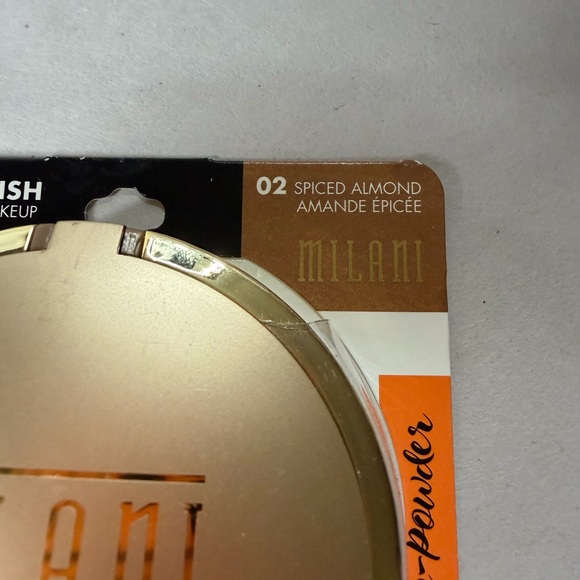 Milani Cream-to-Powder Makeup in Spiced Almond - Picture 5 of 9